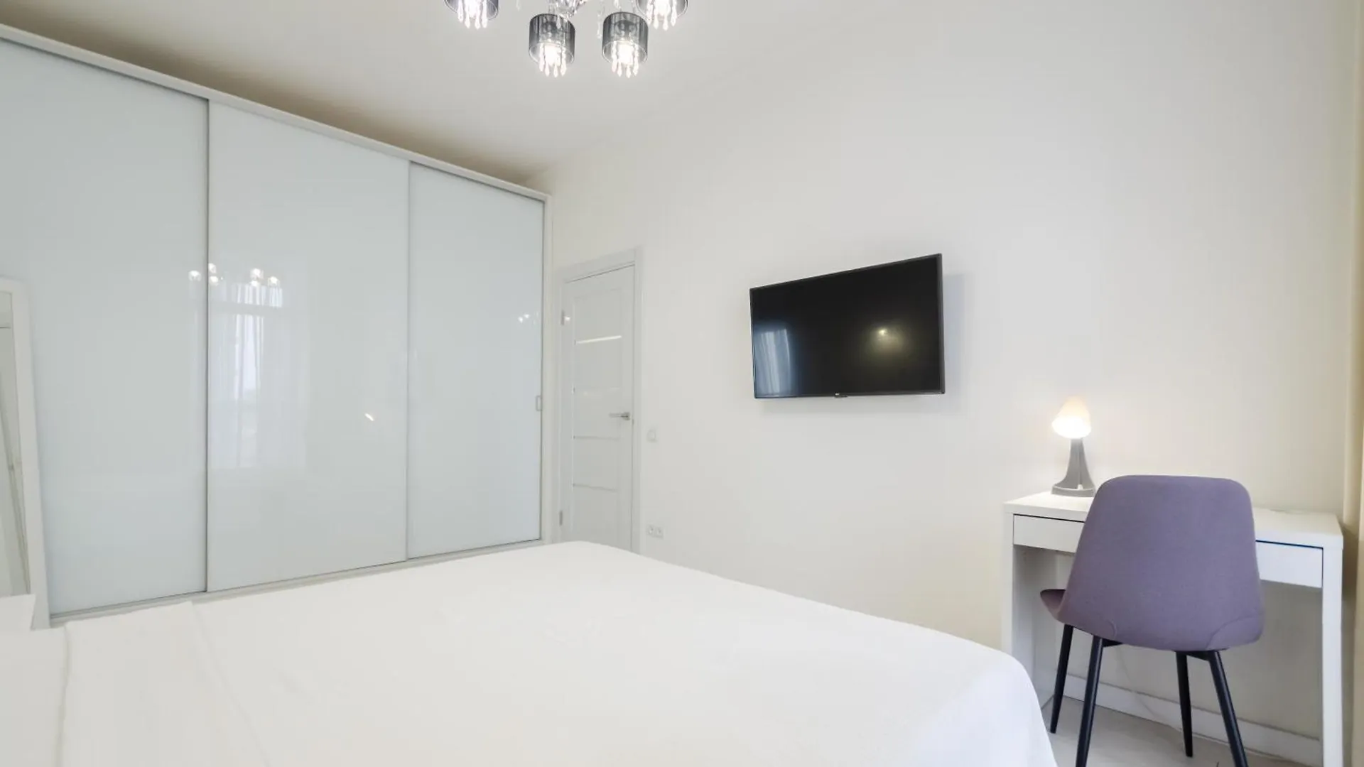 Petrovdom 197-214-182 In Cozy Apartment In Residence Complex Central Park Kiev