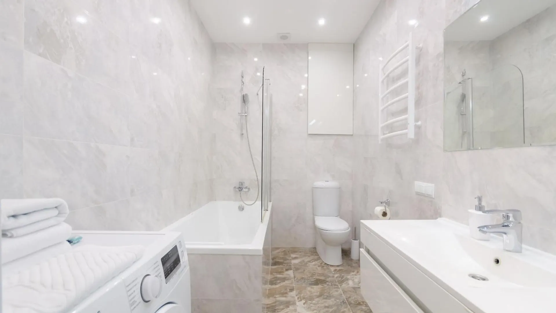Petrovdom 197-214-182 In Cozy Apartment In Residence Complex Central Park Kiev