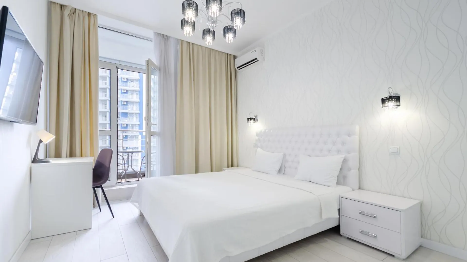 Petrovdom 197-214-182 In Cozy Apartment In Residence Complex Central Park Kiev Ukrayna
