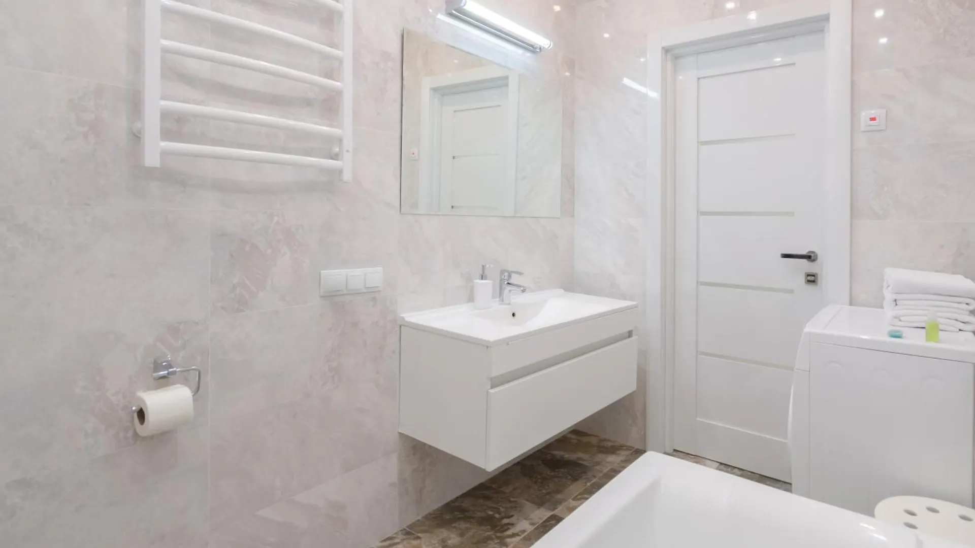 Petrovdom 197-214-182 In Cozy Apartment In Residence Complex Central Park Kiev Ukrayna