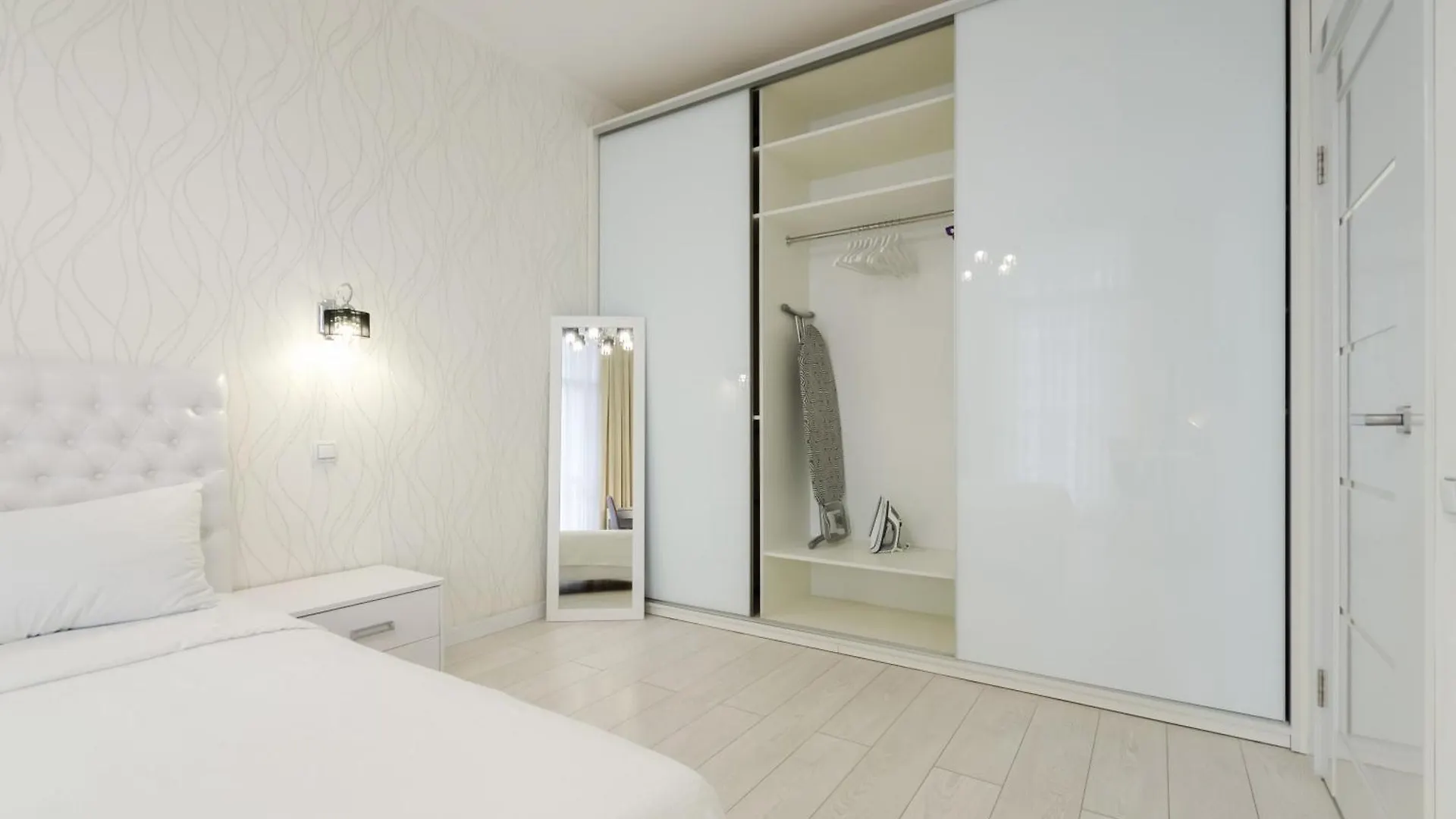 Petrovdom 197-214-182 In Cozy Apartment In Residence Complex Central Park Kiev