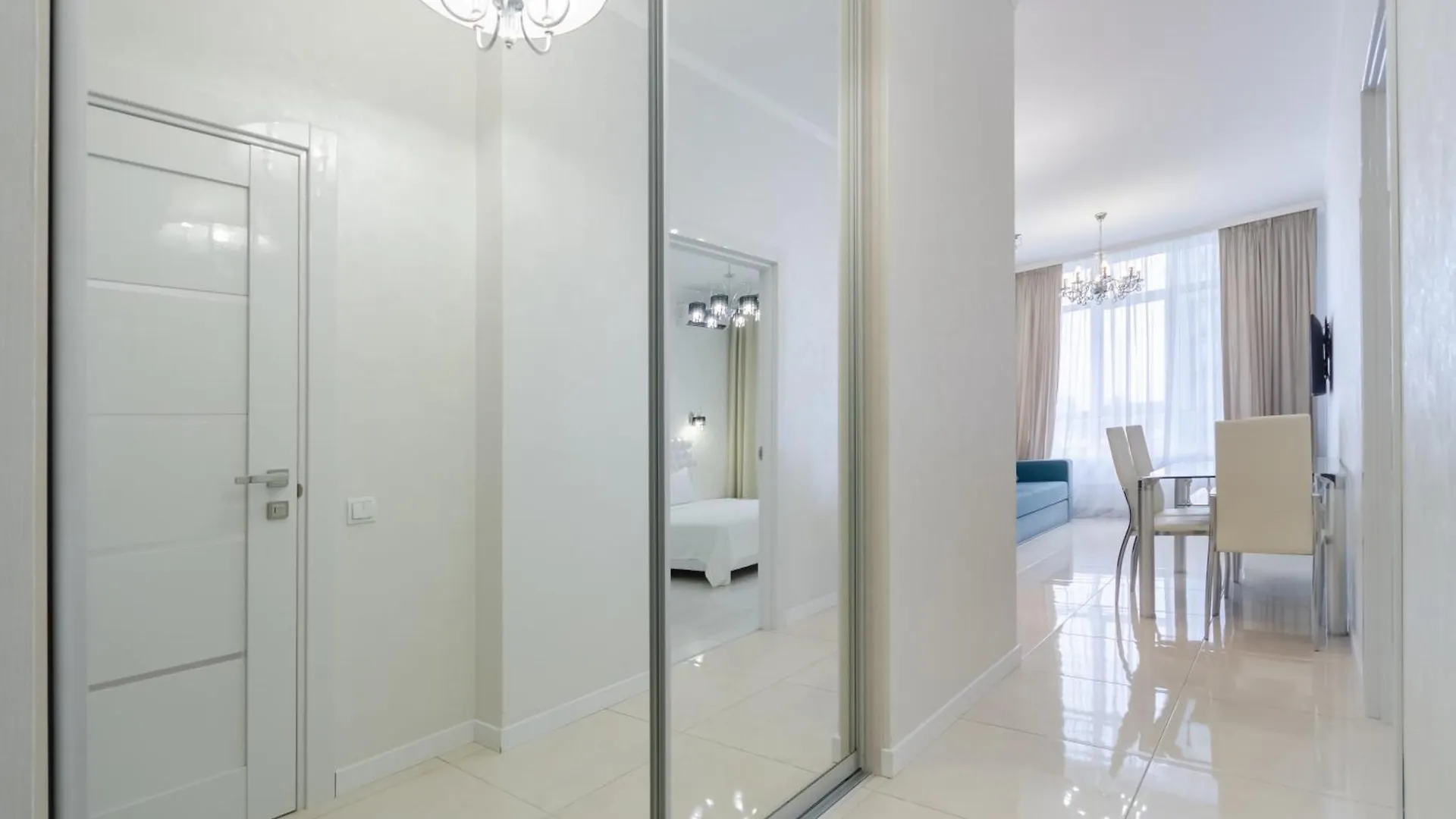 Petrovdom 197-214-182 In Cozy Apartment In Residence Complex Central Park Kiev Ukrayna
