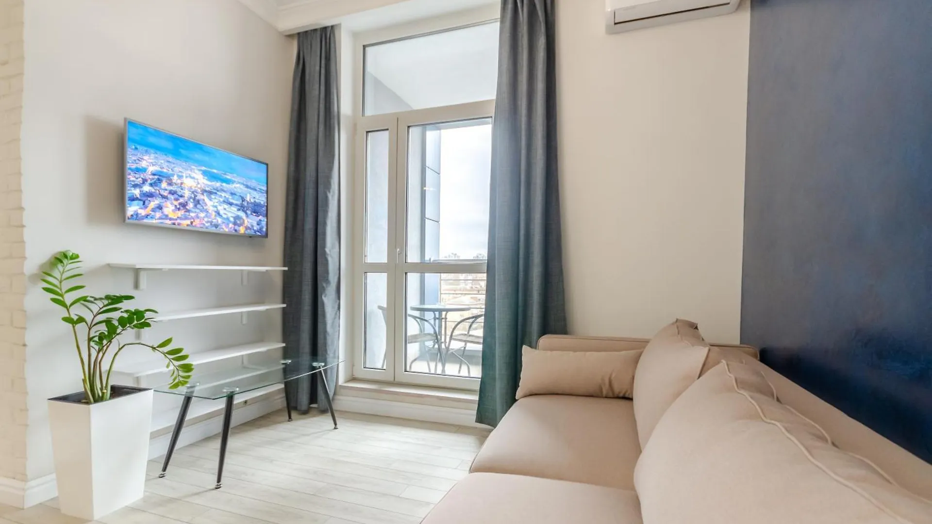 Petrovdom 197-214-182 In Cozy Apartment In Residence Complex Central Park Kiev