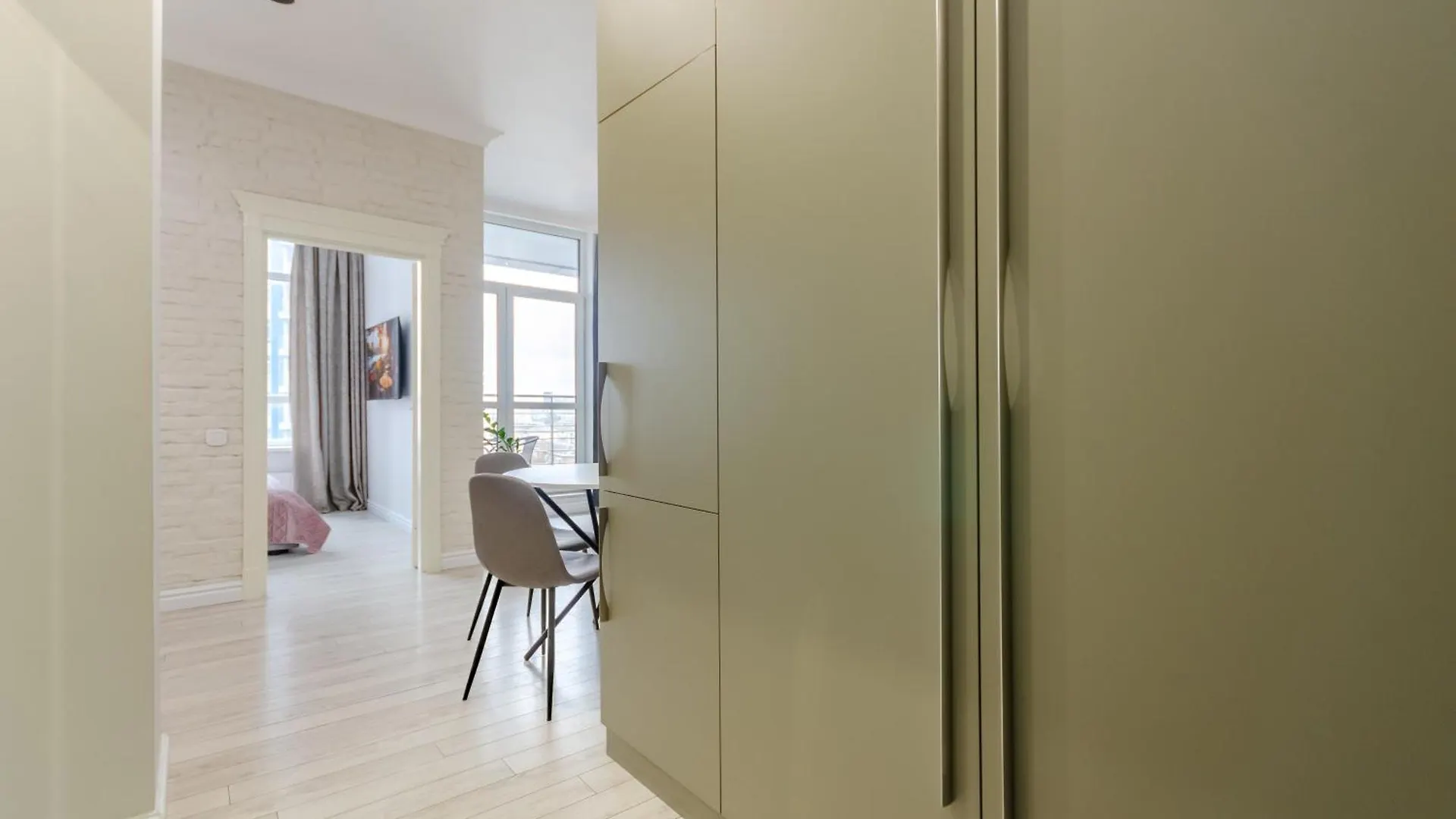 Petrovdom 197-214-182 In Cozy Apartment In Residence Complex Central Park Kiev