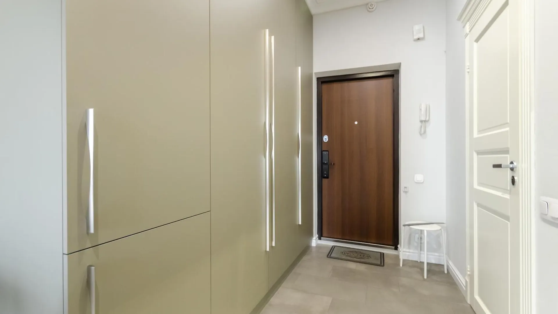 Petrovdom 197-214-182 In Cozy Apartment In Residence Complex Central Park Kiev Ukrayna