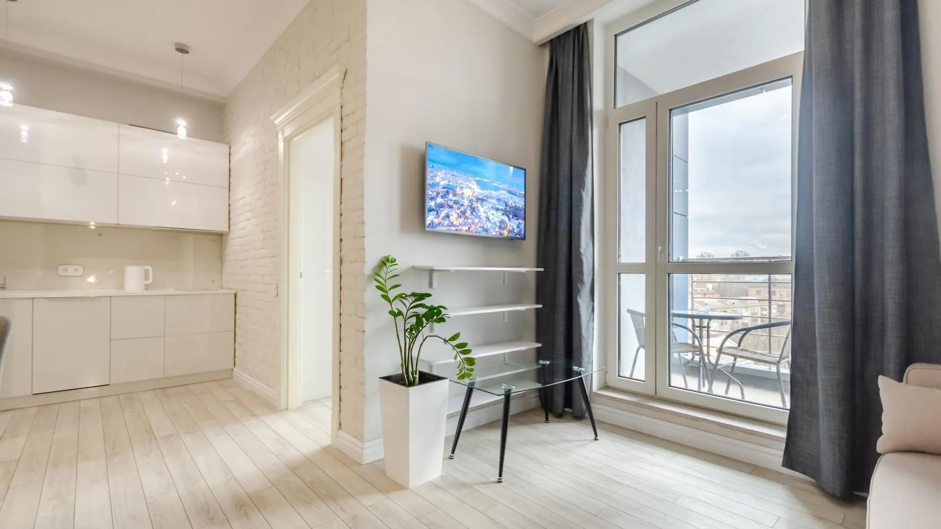 Petrovdom 197-214-182 In Cozy Apartment In Residence Complex Central Park Kiev Ukrayna