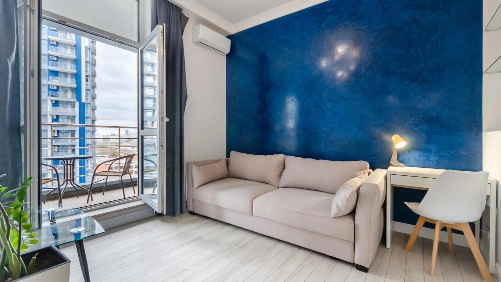 Petrovdom 197-214-182 In Cozy Apartment In Residence Complex Central Park Kiev