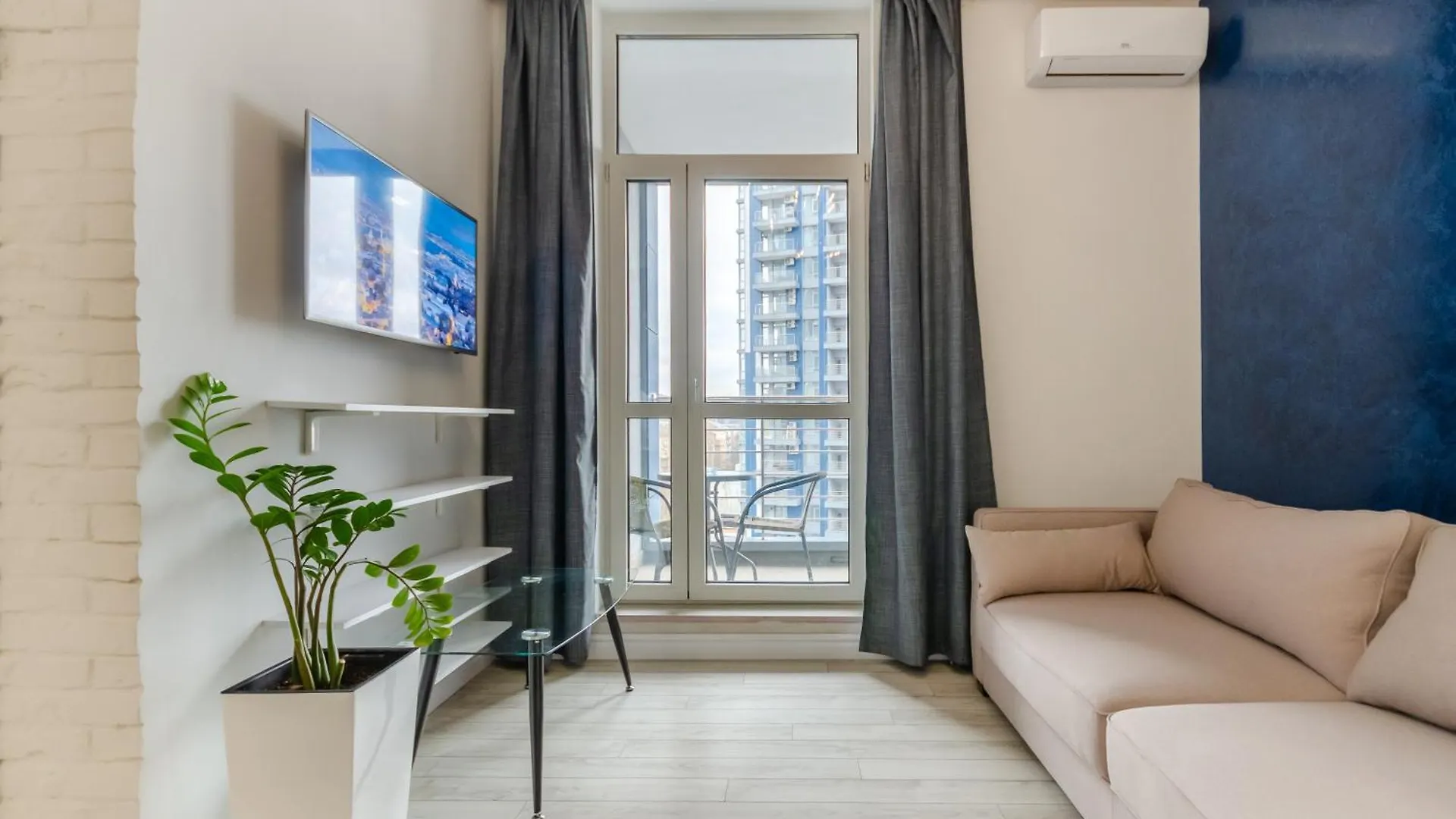 Petrovdom 197-214-182 In Cozy Apartment In Residence Complex Central Park Kiev Ukrayna
